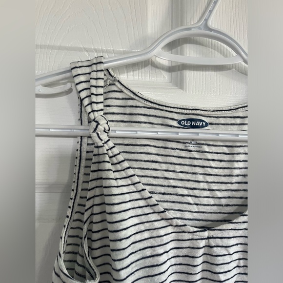 Old Navy tank - Picture 3 of 3
